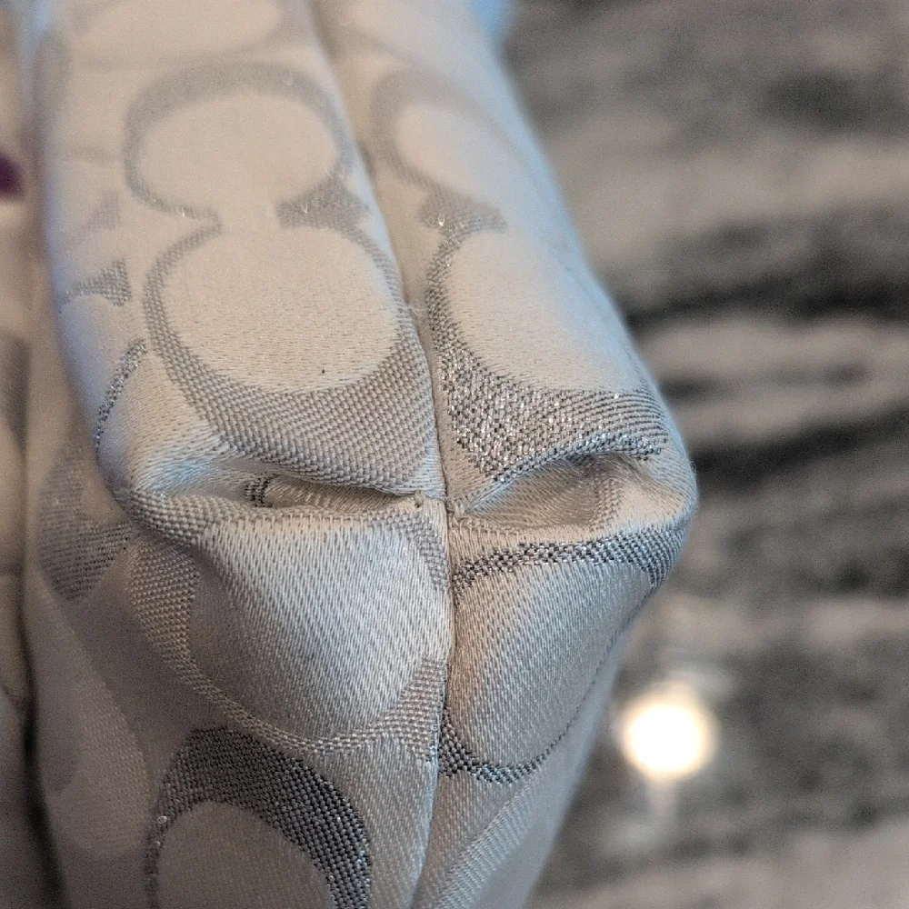 Coach VINTAGE Penelope Silver & Grey Signature Crossbody Bag - Picture 5 of 13